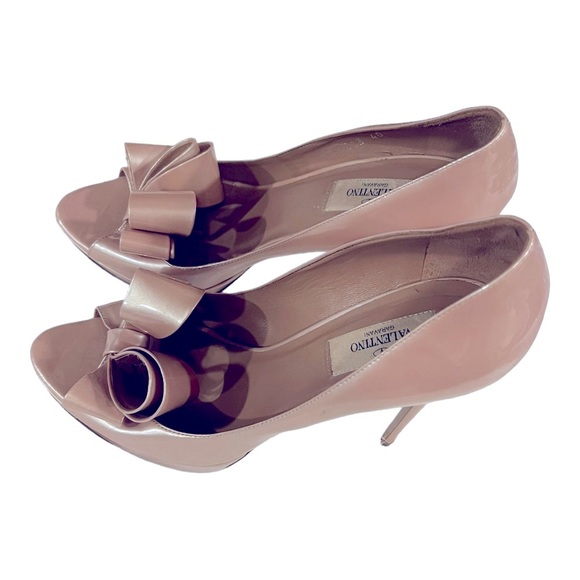 Valentino Neutrals Patent Leather Bow Accents Pumps size 40 - Picture 12 of 13